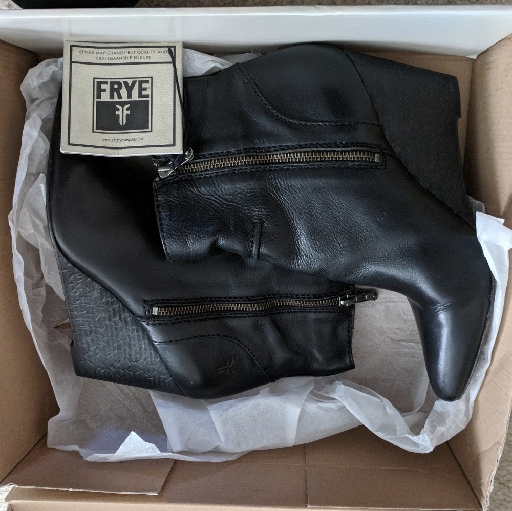 Sold FRYE Regina Seam Wedge Boots Black - 10M - Picture 5 of 8